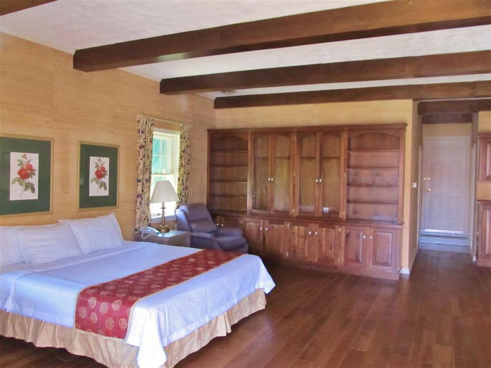 Hancock Motel Стая снимка