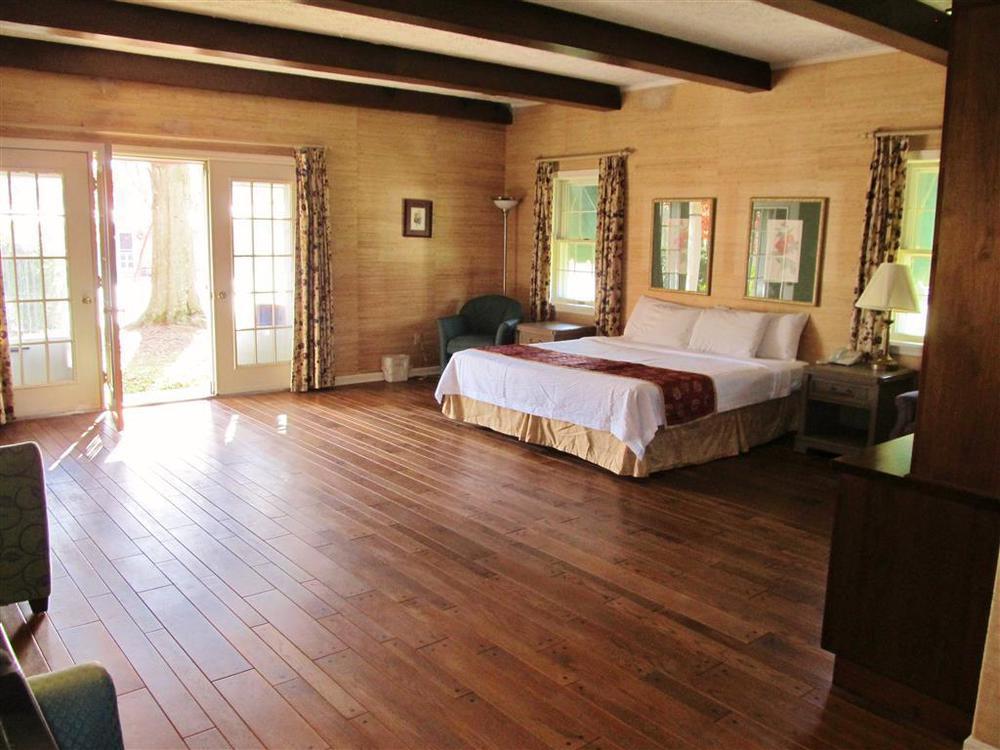 Hancock Motel Стая снимка