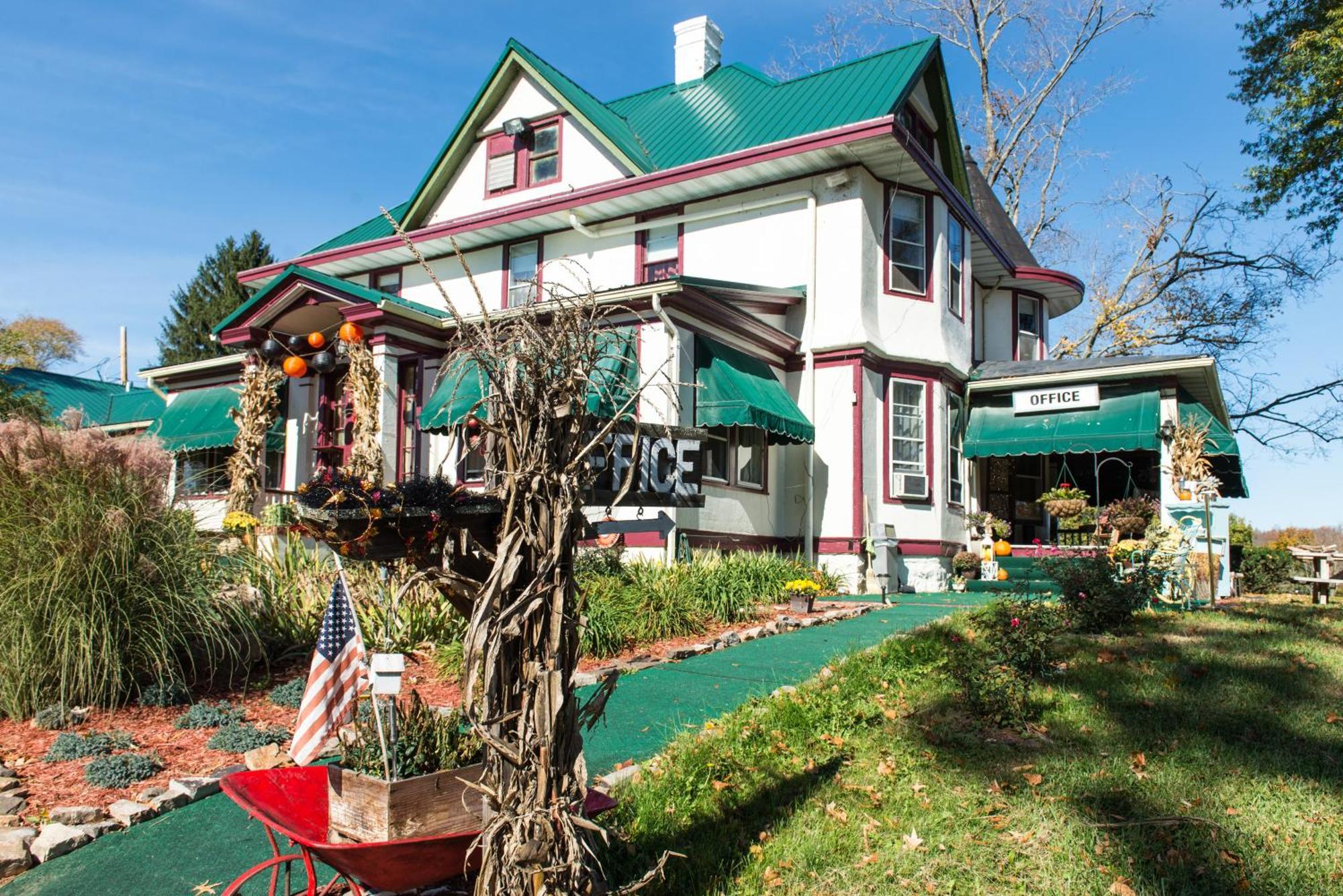 Hancock Motel Екстериор снимка