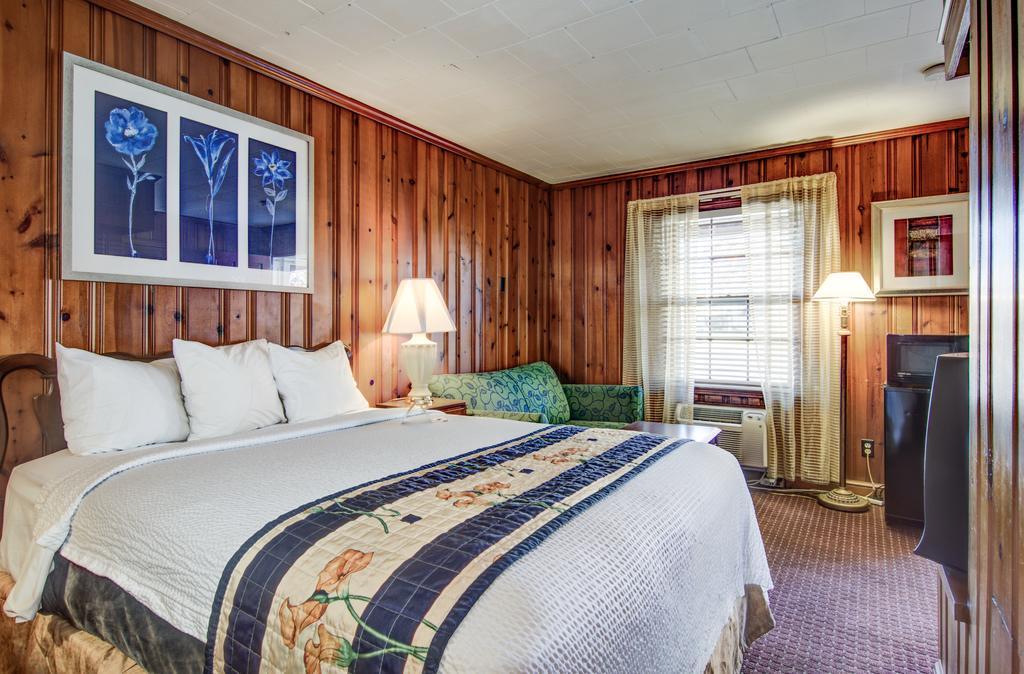 Hancock Motel Екстериор снимка