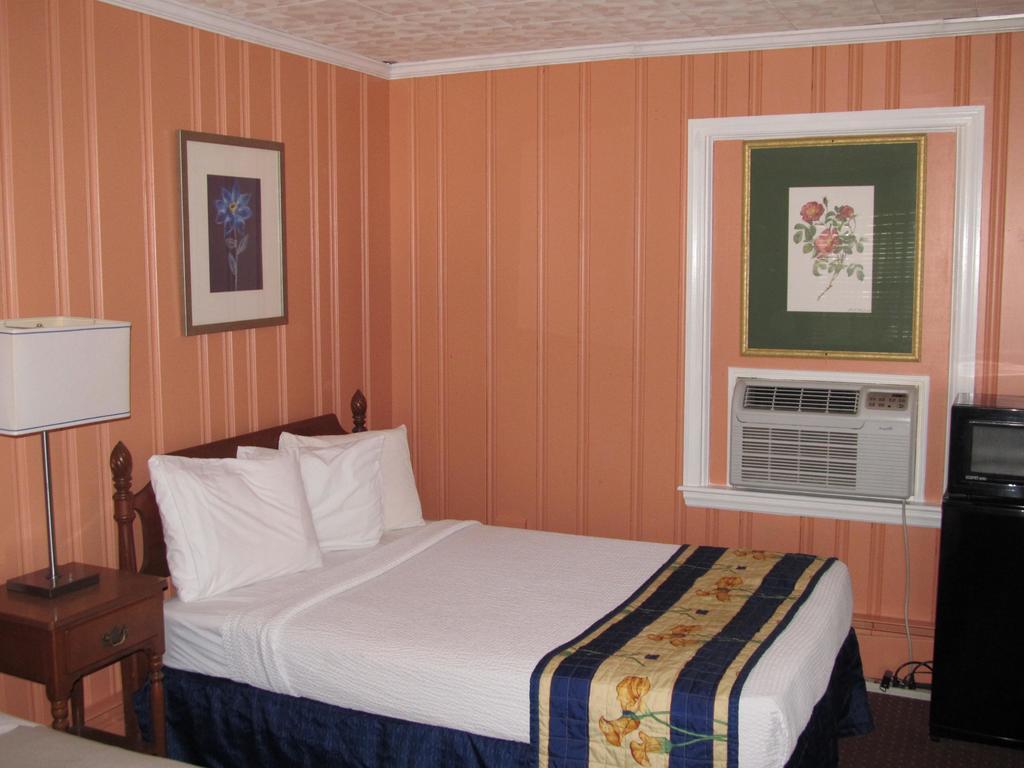 Hancock Motel Екстериор снимка