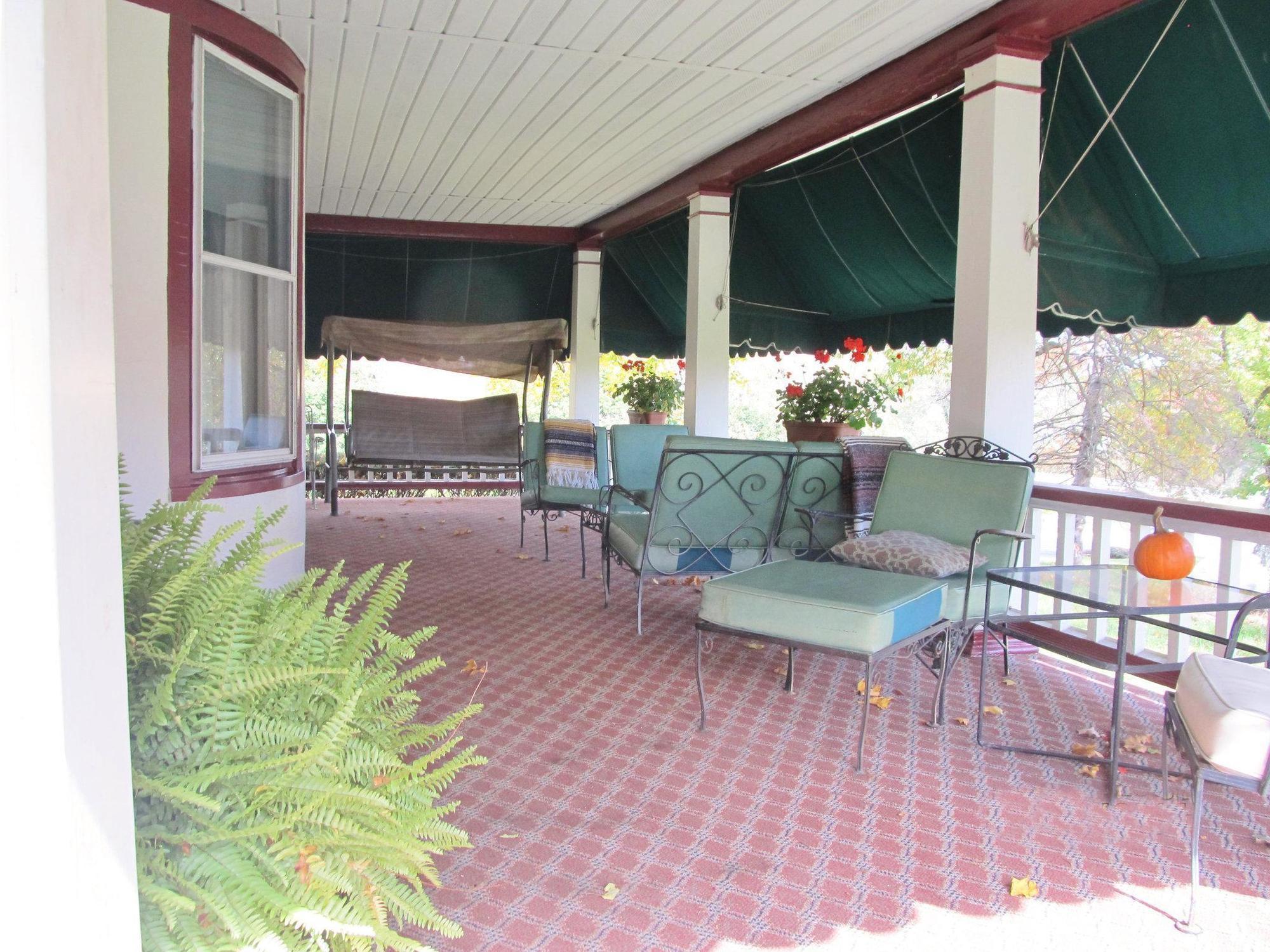 Hancock Motel Екстериор снимка